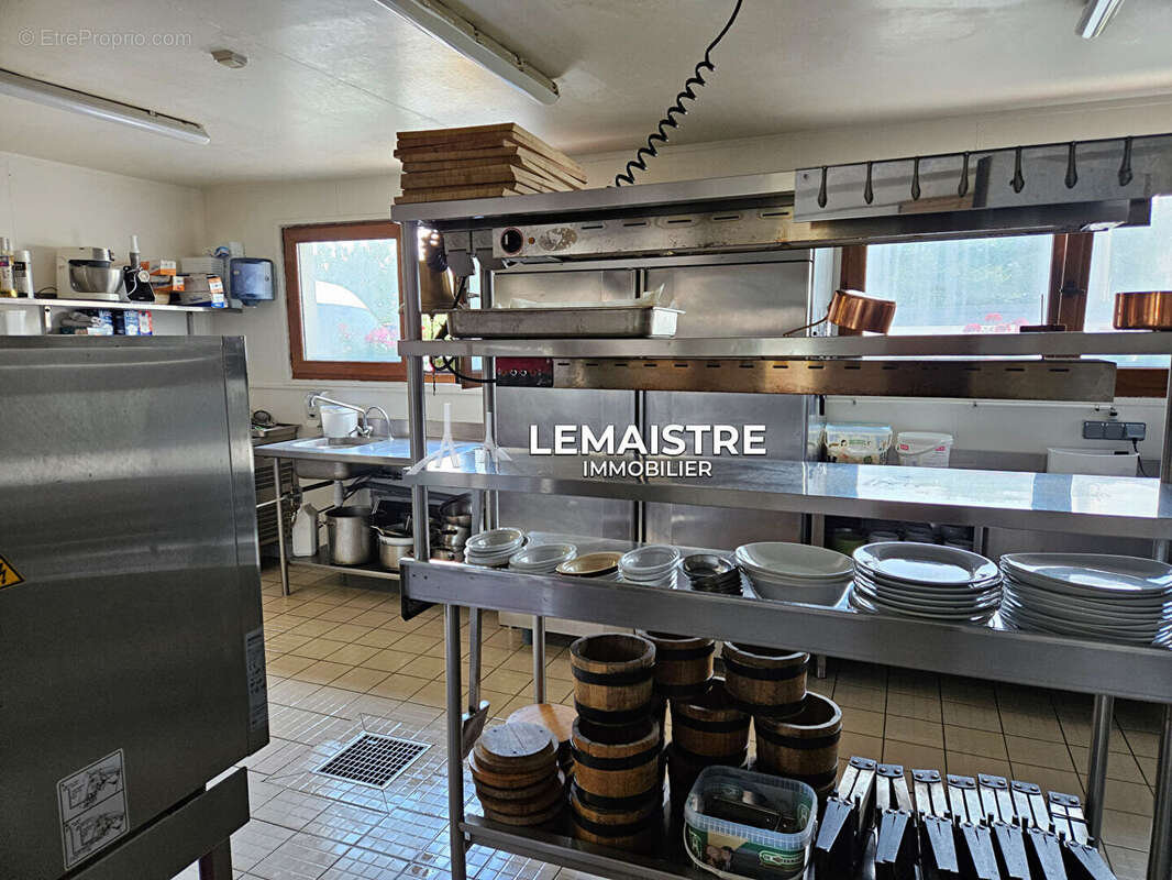 Commerce à SAINT-ETIENNE-DU-ROUVRAY