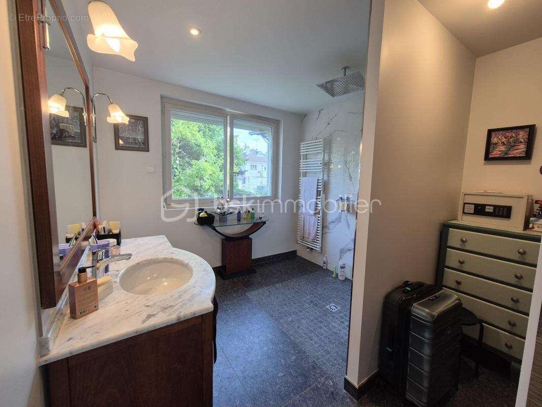 Maison à COURCOURONNES