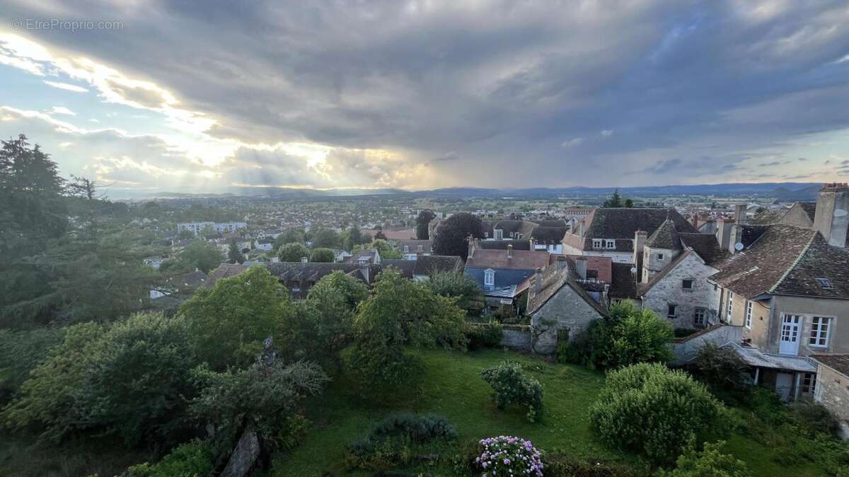 Maison à AUTUN