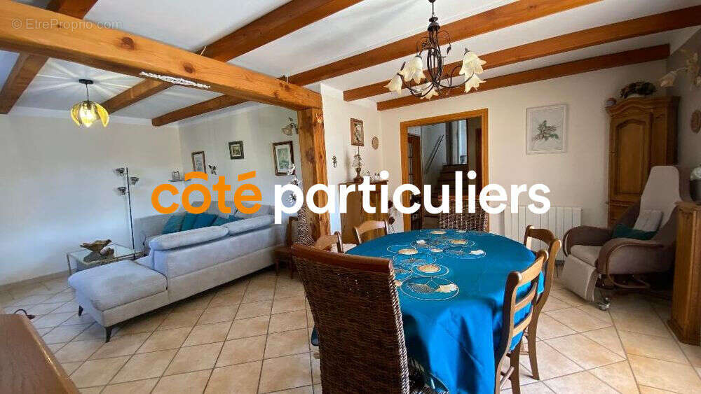 Maison à SAINT-JULIEN-LES-ROSIERS