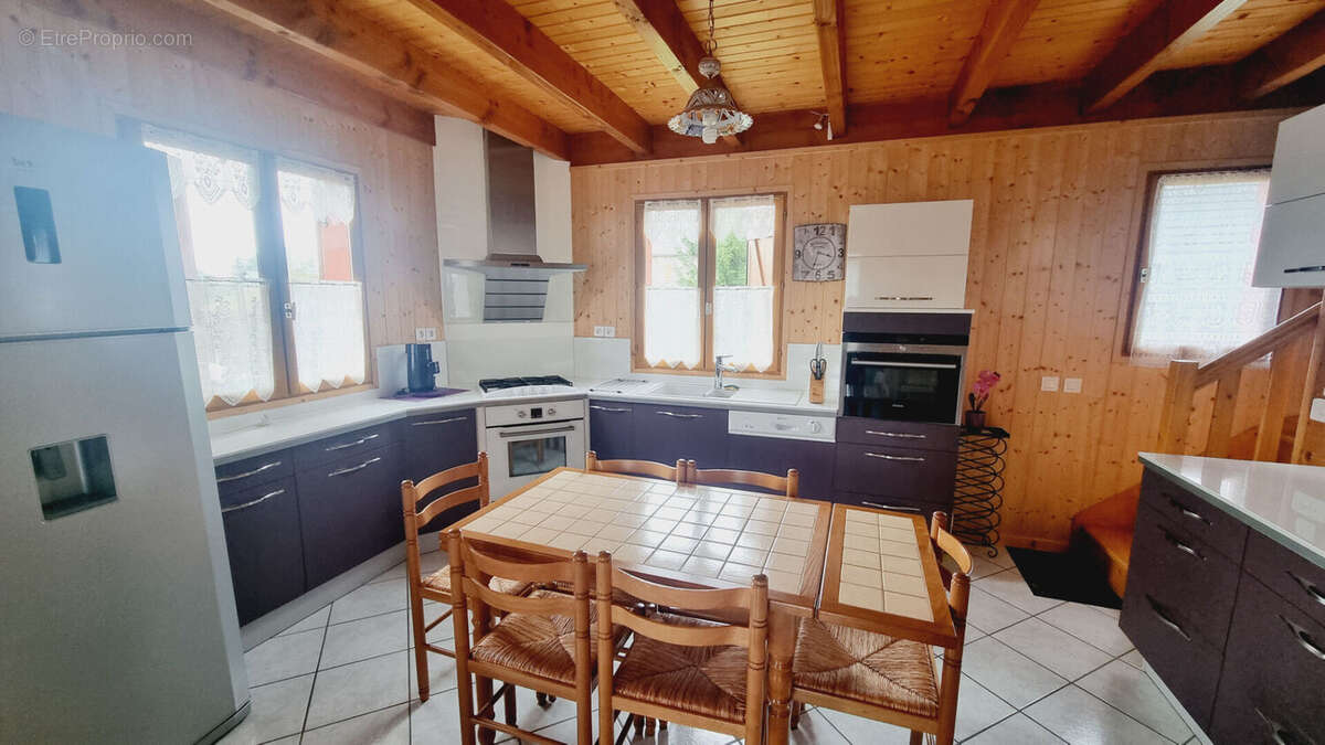 Maison à SAINT-GENES-CHAMPESPE