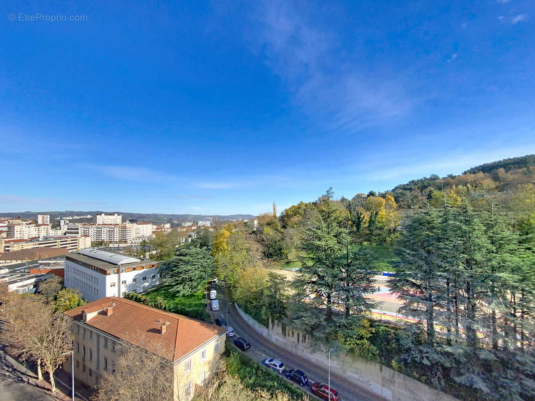 Appartement à SAINT-ETIENNE