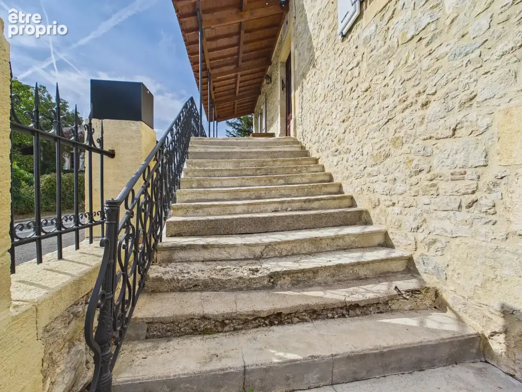 Belle maison en pierre pleine de caractère avec nombreuses dépendances près de Puy l'Evêque, dans le Lot - photo 13