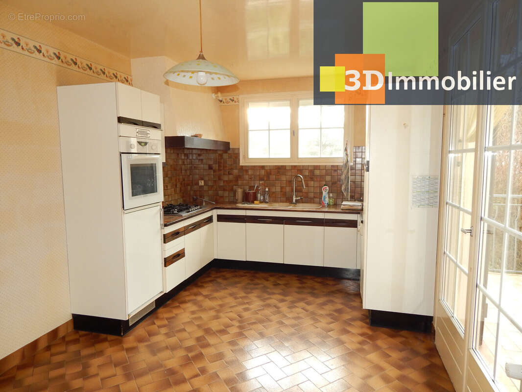 CUISINE 14 M² - Maison à LONS-LE-SAUNIER