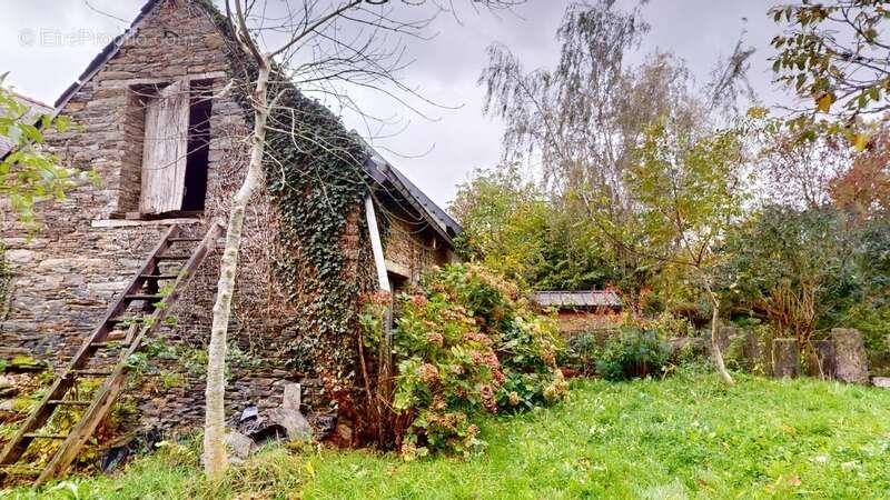 Maison à LA CHAPELLE-GLAIN