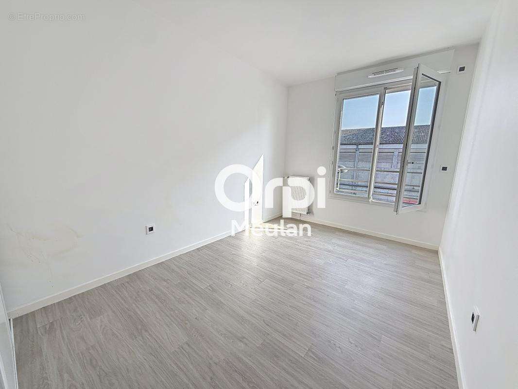 Appartement à HARDRICOURT
