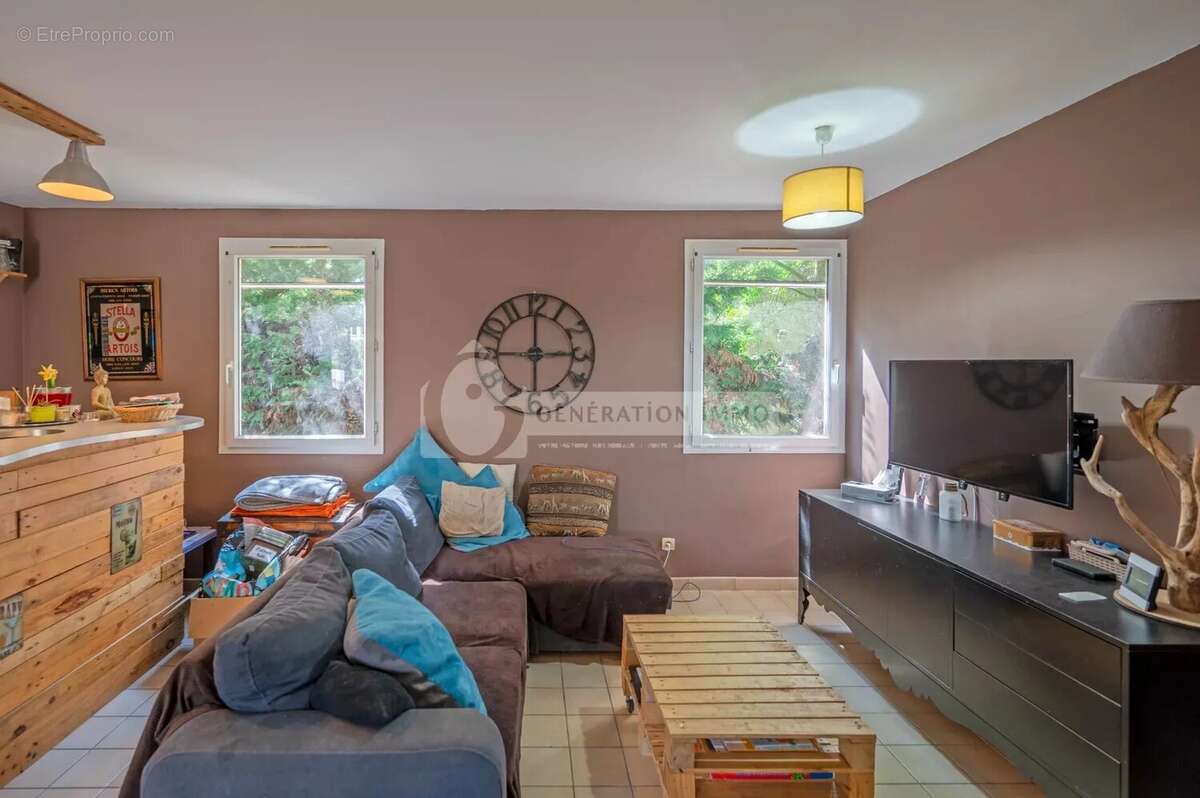 Maison à SAINT-ETIENNE-DU-GRES