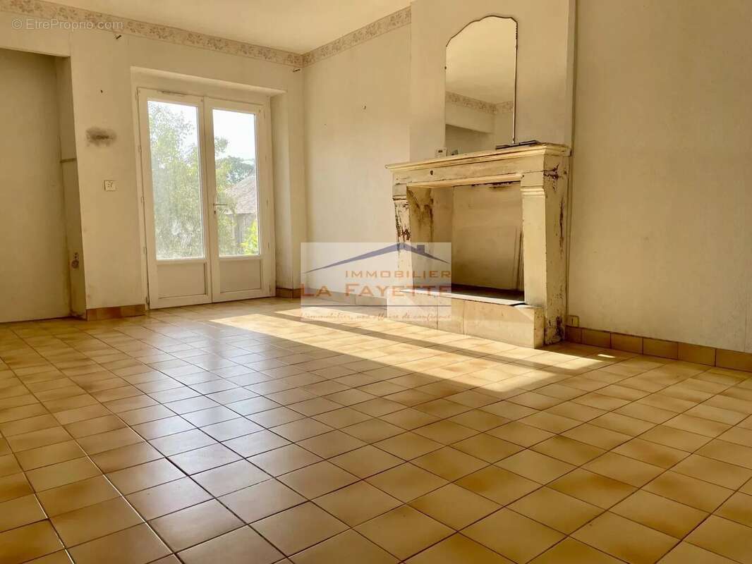 Appartement à DIORS