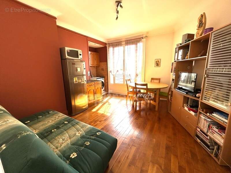 Appartement à COURBEVOIE