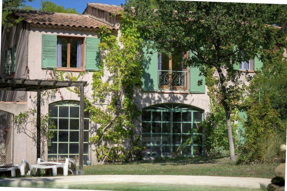 Maison 265 m² à Rognes  - photo 26