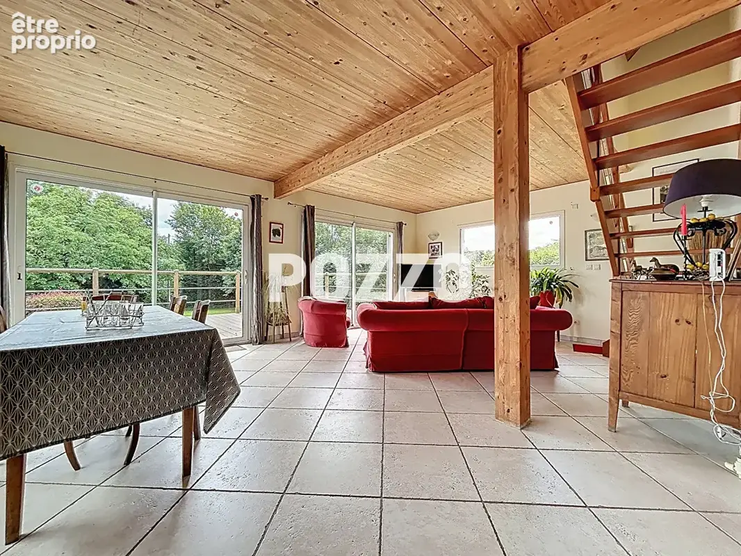 Propriété comprenant maison F4 en ossature bois, bâtiments avec 14 boxes , 10 ha de prairies et 2ha de bois - photo 2