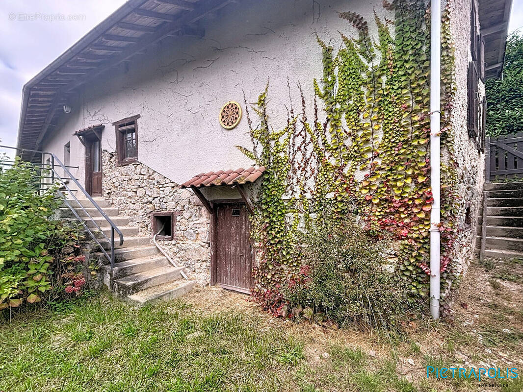 Maison 134 m² à Claveisolles  - photo 4