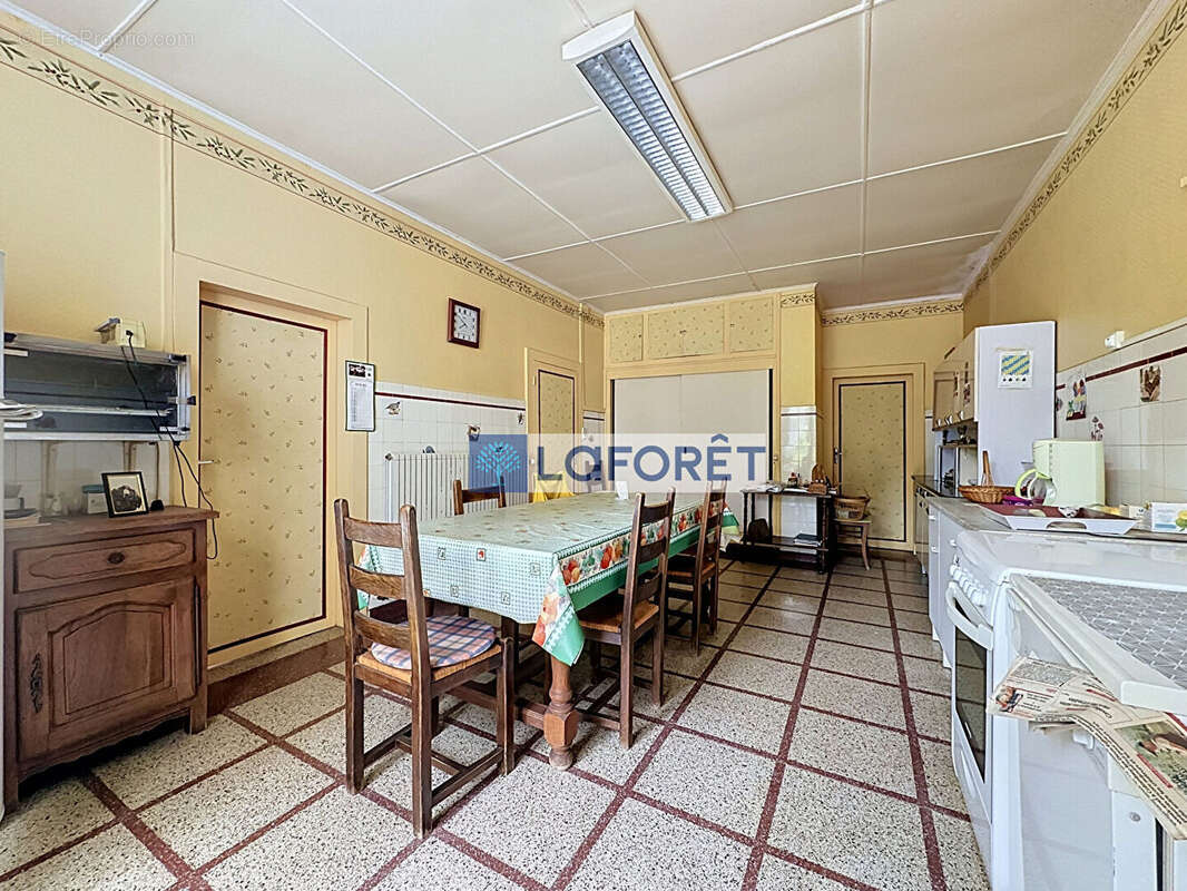 Maison Poissons 7 pièce(s) 200m2 - photo 5