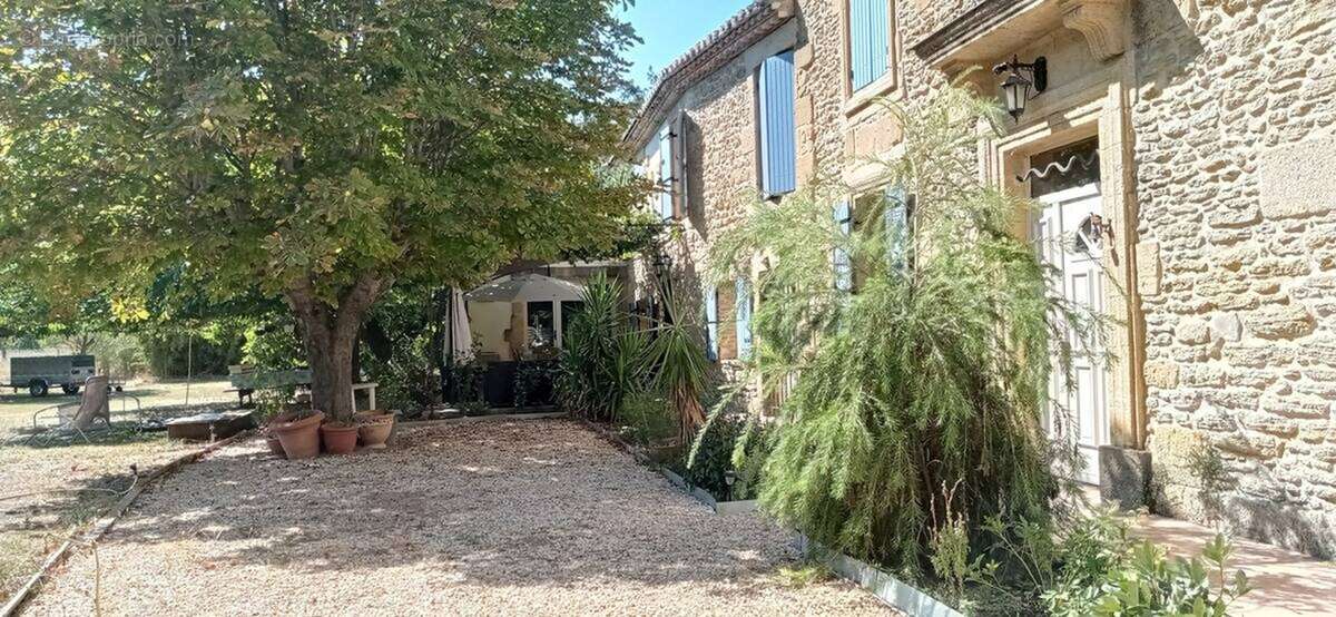 Maison 280 m² à Sernhac  - photo 12