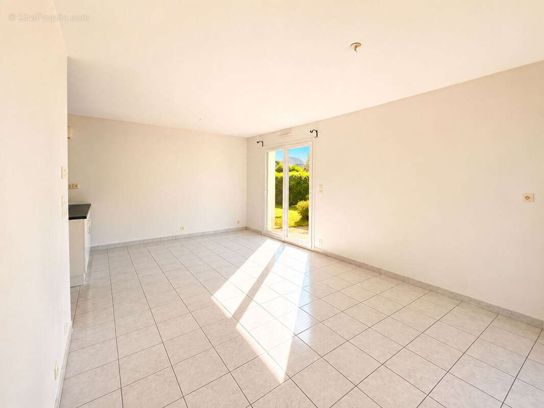 A vendre - Maison Plougonven 80 m2 4 pièces - photo 3
