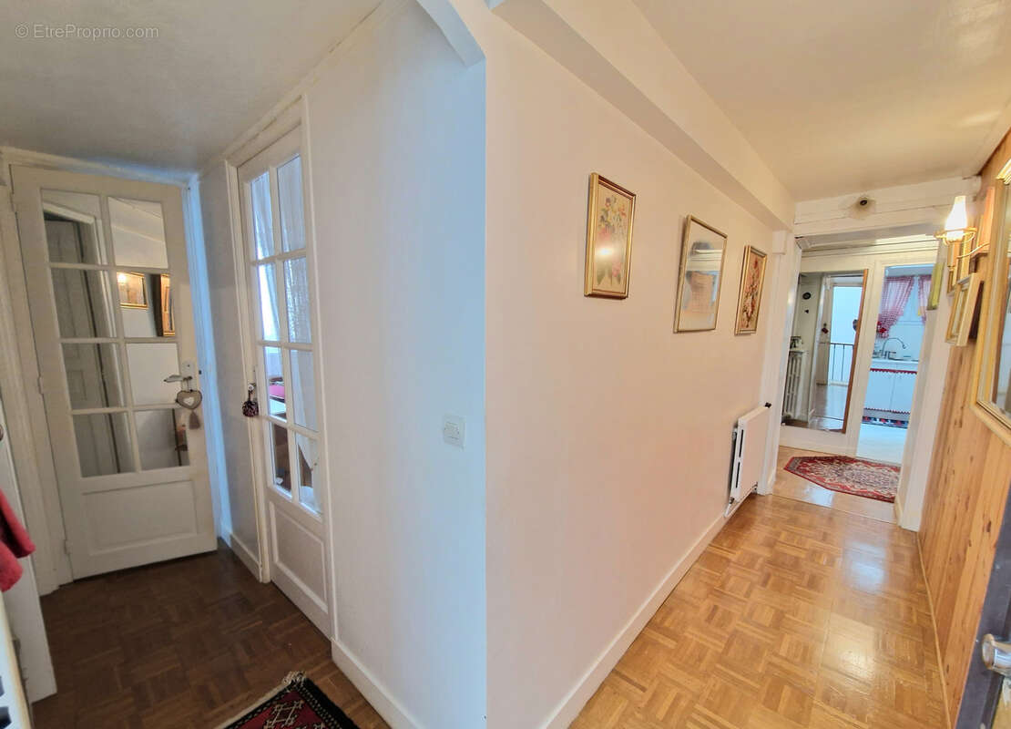 Appartement à PARIS-17E