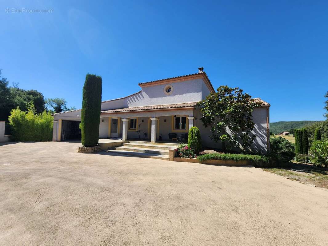 Superbe Villa de Campagne Alliant Luxe Moderne et un Magnifique Terrain - photo 24