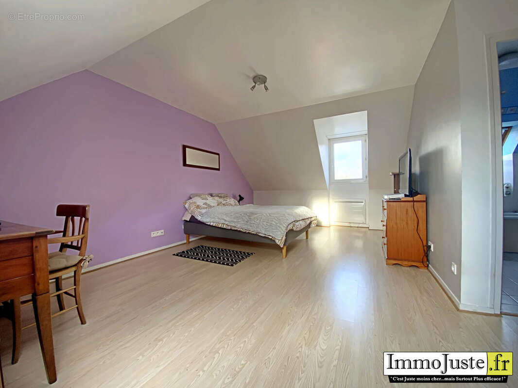Maison 148 m² à Montfort-L'amaury  - photo 9