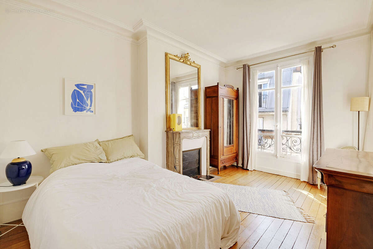 Appartement à PARIS-10E