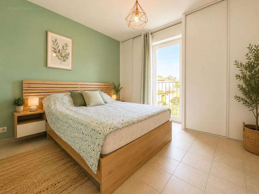 Marignane  Maison 5 pièces sur 185 m2 de parcelle - photo 14