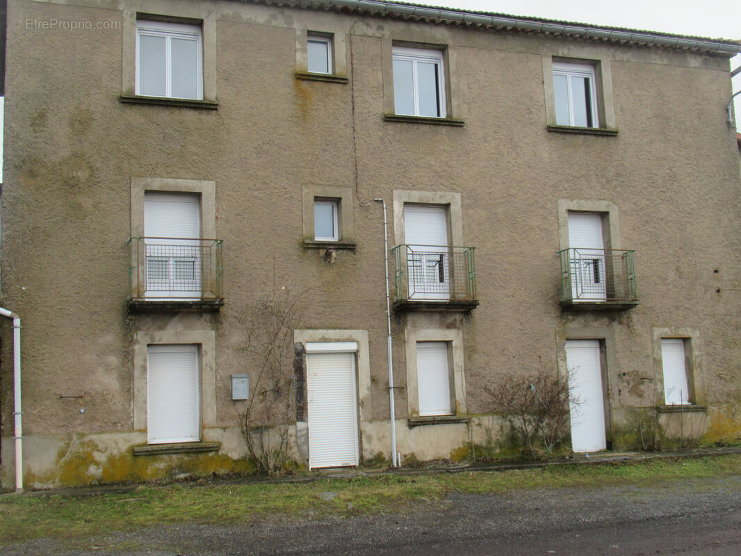 Maison à SAINT-JEAN-LACHALM