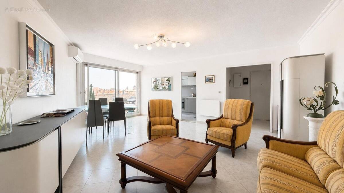Photo 1 - Appartement à SAINT-RAPHAEL
