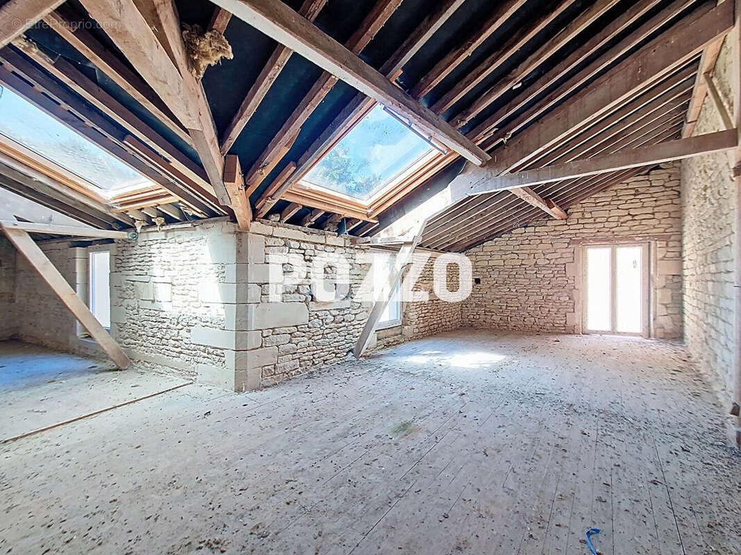 A VENDRE - Maison à rénover à Bernières-sur-Mer - photo 3