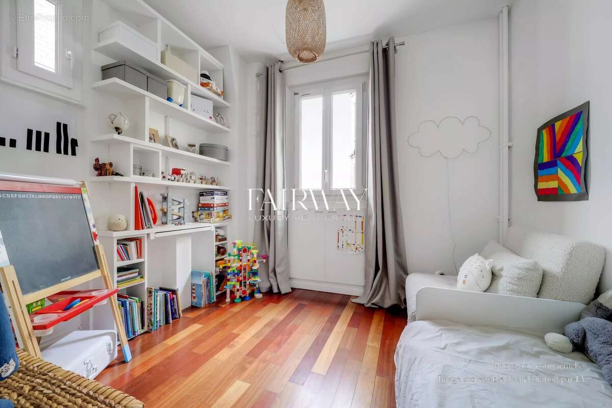 Appartement à PARIS-17E