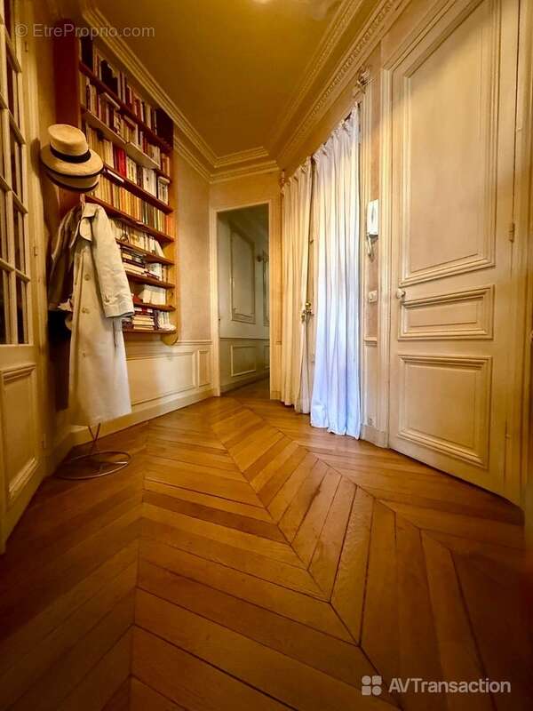 Appartement à PARIS-18E