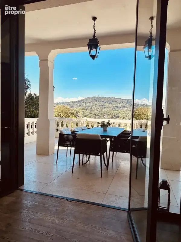 Caluire et Cuire - Le Vernay - Belle propriété de 550 m2 - photo 15