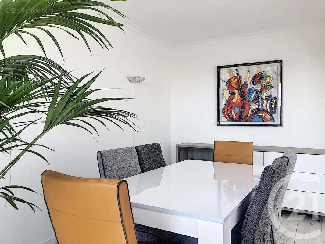 Appartement 76 m² à Saint-Julien-Les-Villas  - photo 5