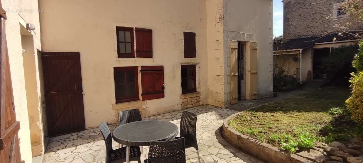 Maison à LE BUISSON-DE-CADOUIN