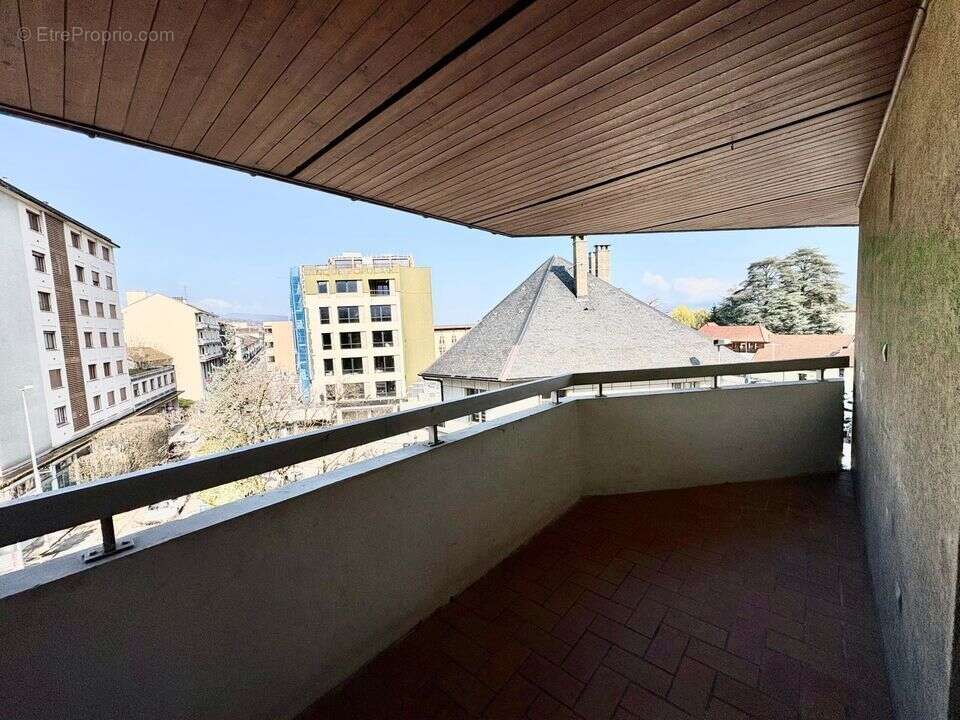 Appartement à LA ROCHE-SUR-FORON