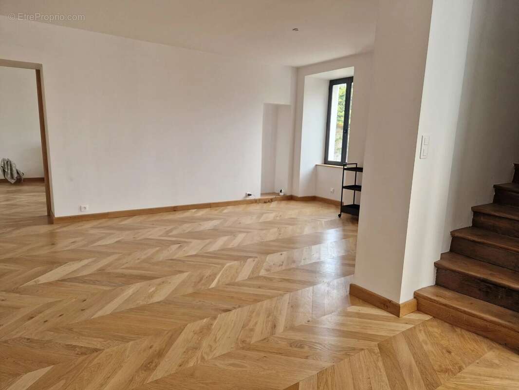 Maison à VOISINS-LE-BRETONNEUX