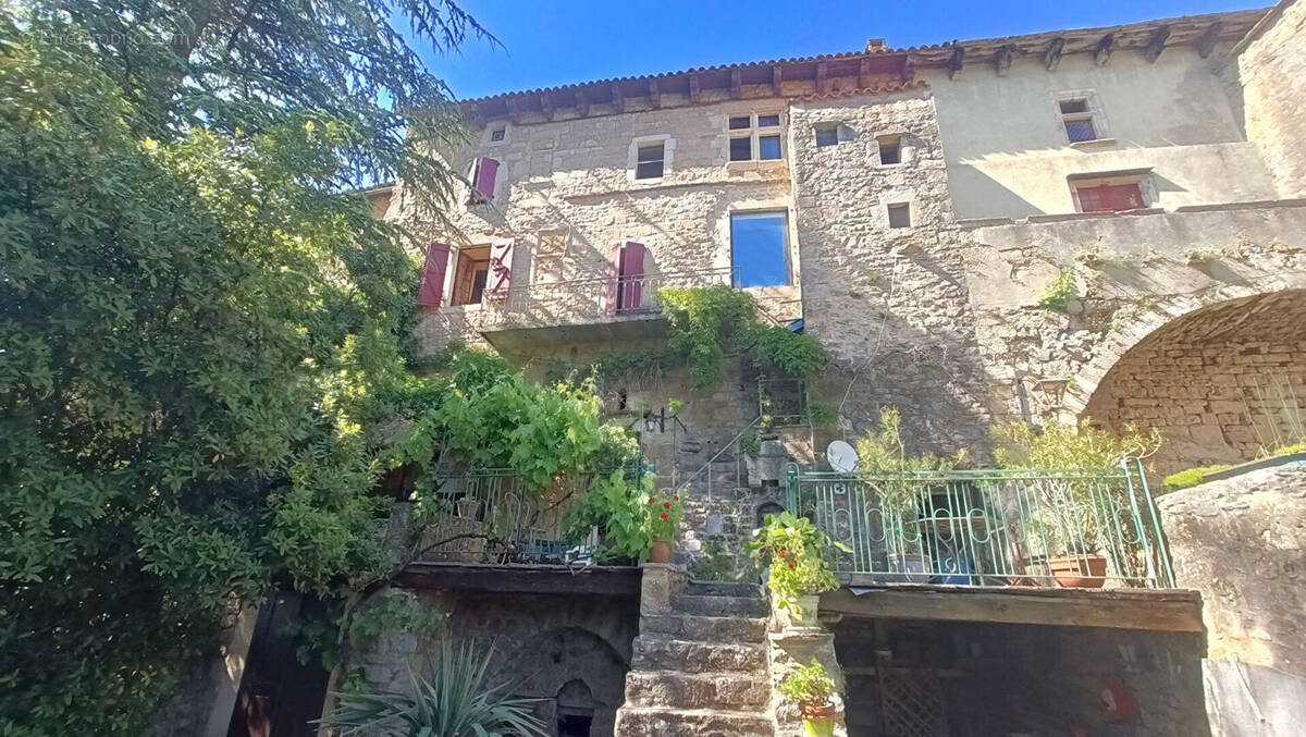 Maison à SAINTE-EULALIE-DE-CERNON