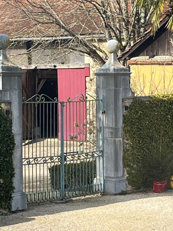 ELEGANT CHATEAU XVIIIs, sans travaux, sur 1 hectare clos de murs, jardin paysagé, chapelle, orangerie, dépendances, pour famille - photo 87