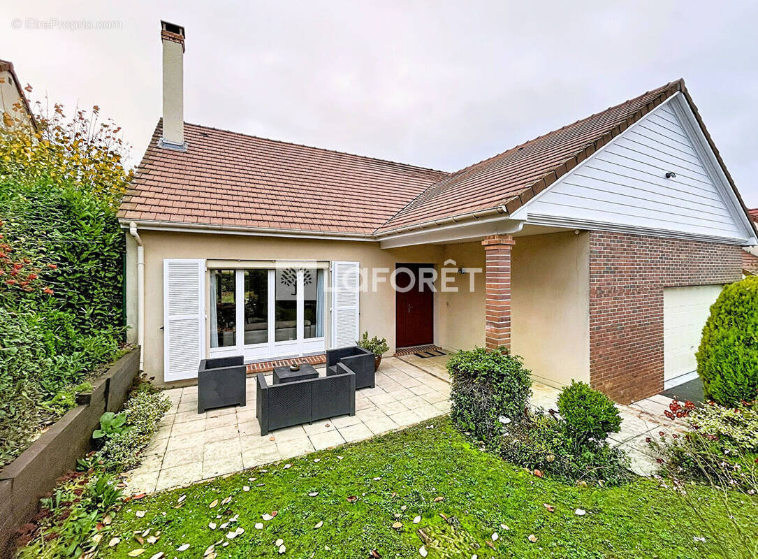 Maison à MORAINVILLIERS