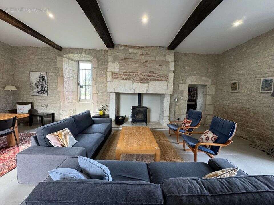 Maison à MAUROUX