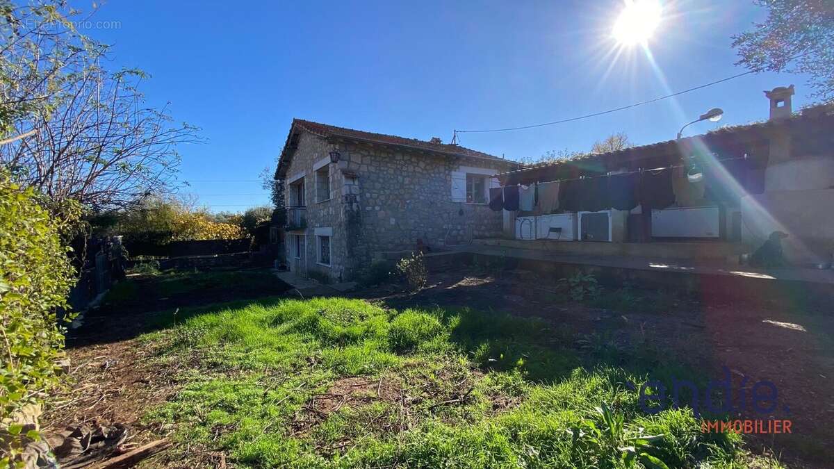 Maison à ROQUEFORT-LES-PINS