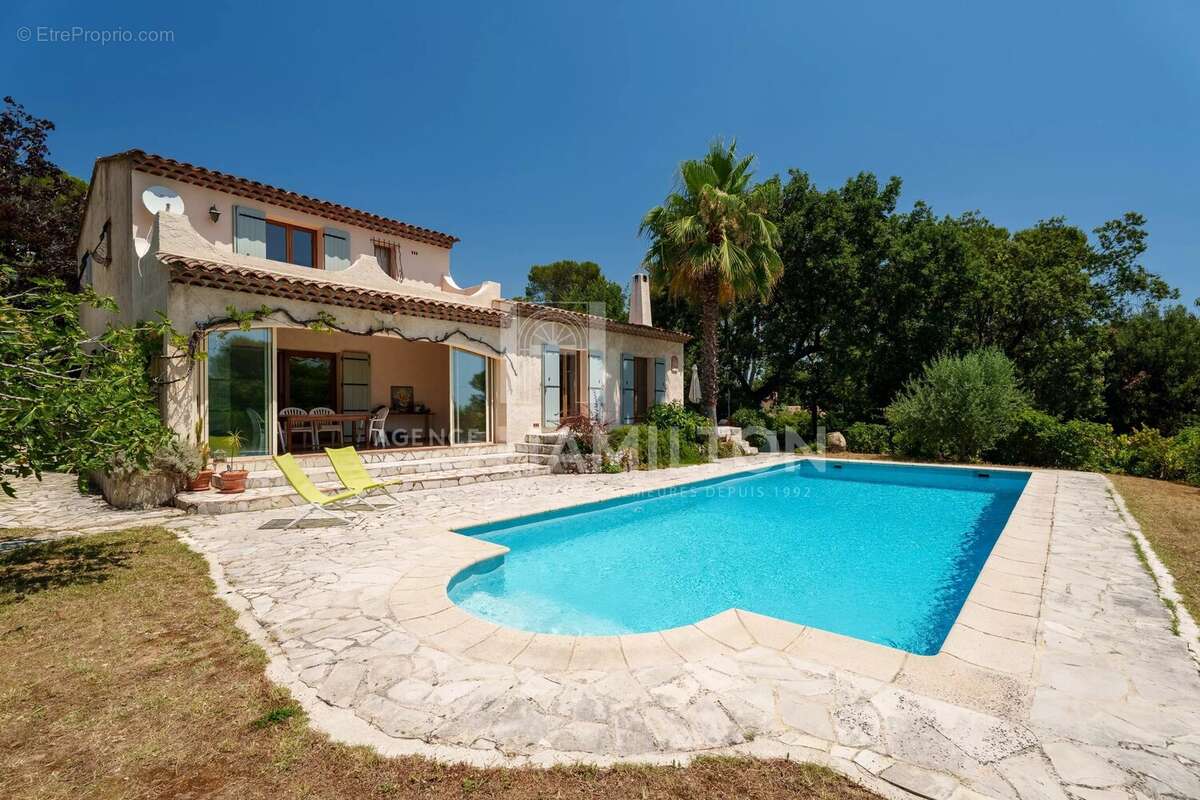 Maison à VALBONNE