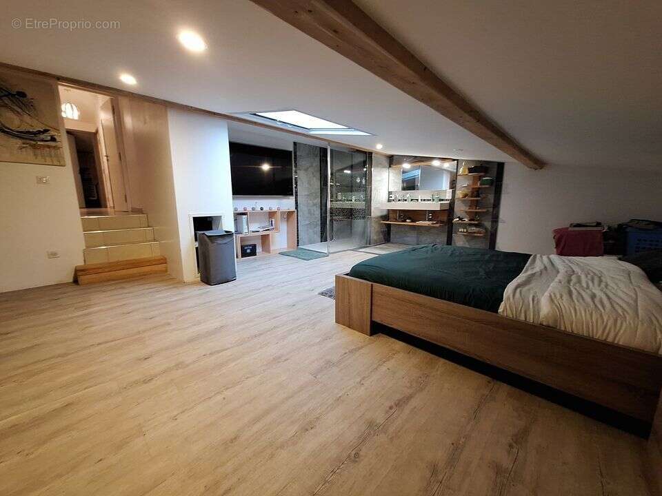 Maison à CHATEAUNEUF-SUR-ISERE