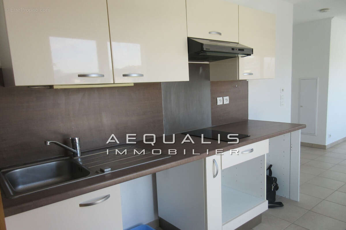 Appartement à SAINT-LAURENT-DU-VAR