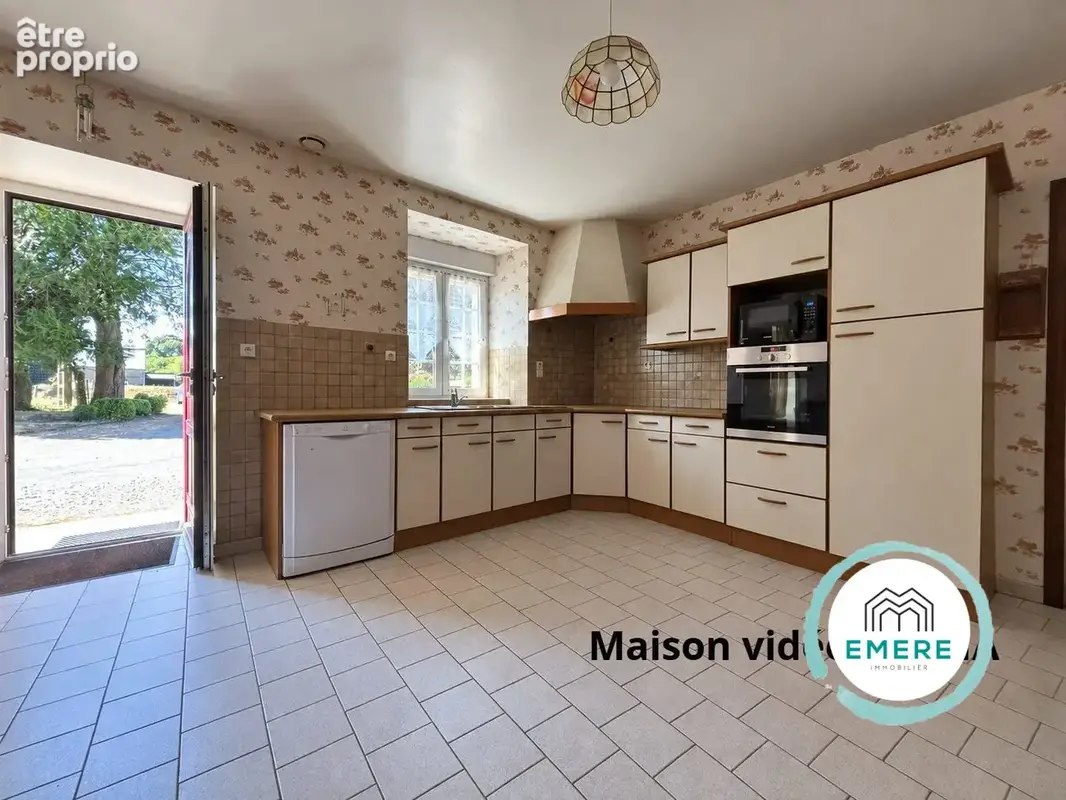 Maison 5 pièces 108 m² à vendre à Saint-Aubin-De-Terregatte (50240) - photo 3