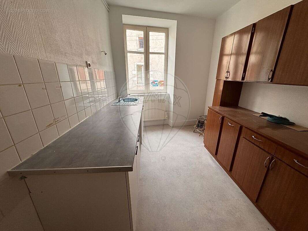 Autre à SAINT-PIERRE-LE-MOUTIER