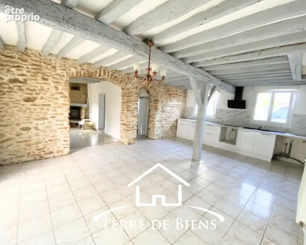 Maison en Pierre de Taille de 170 m2 avec Dépendances et Terrain   Secteur Couloisy - photo 4