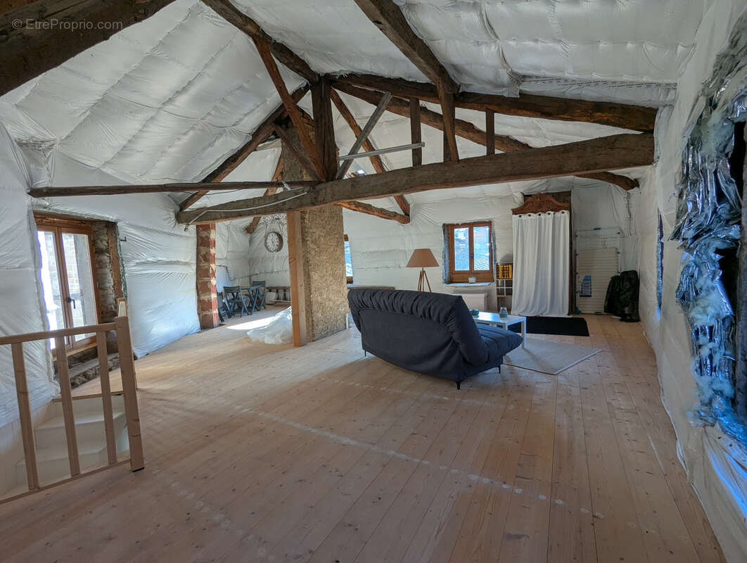 Maison à OLLIERGUES