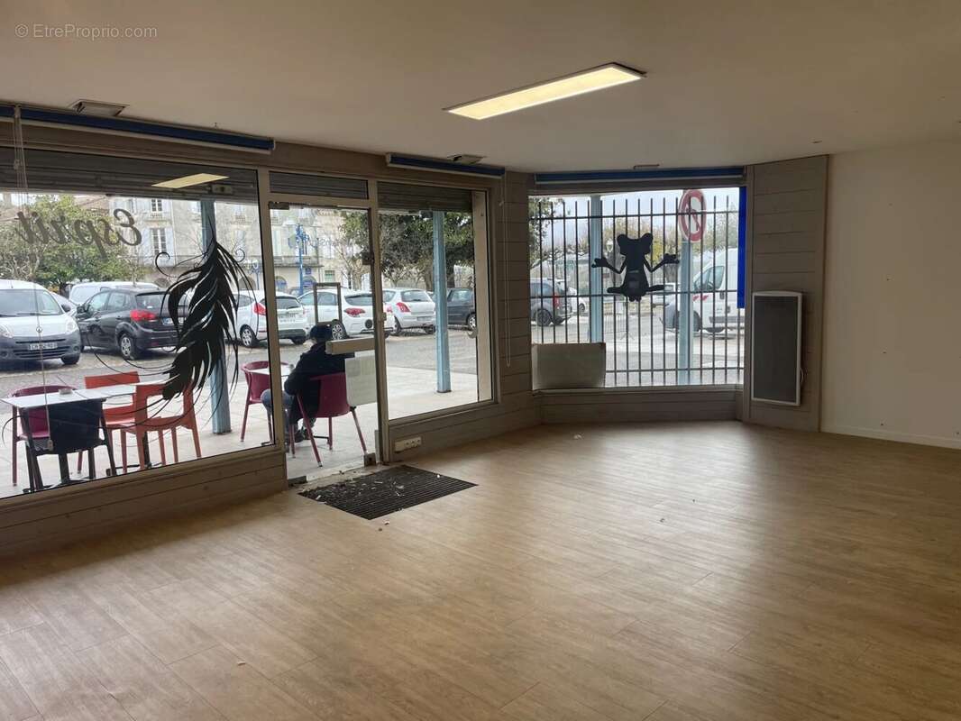 Commerce à TONNEINS