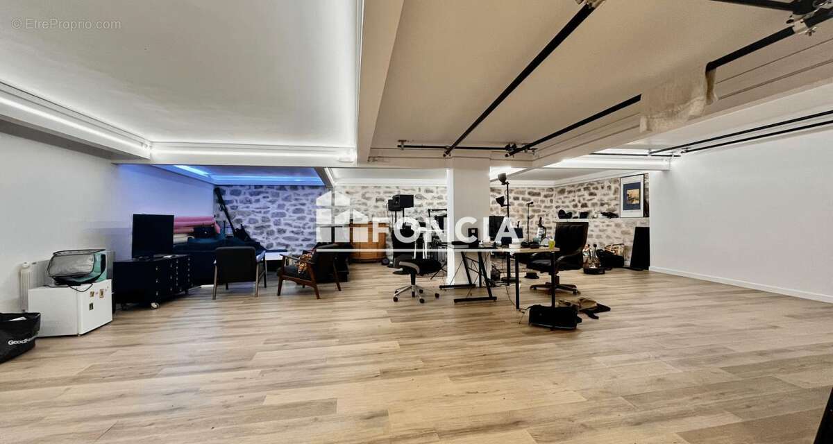 Appartement à PARIS-20E