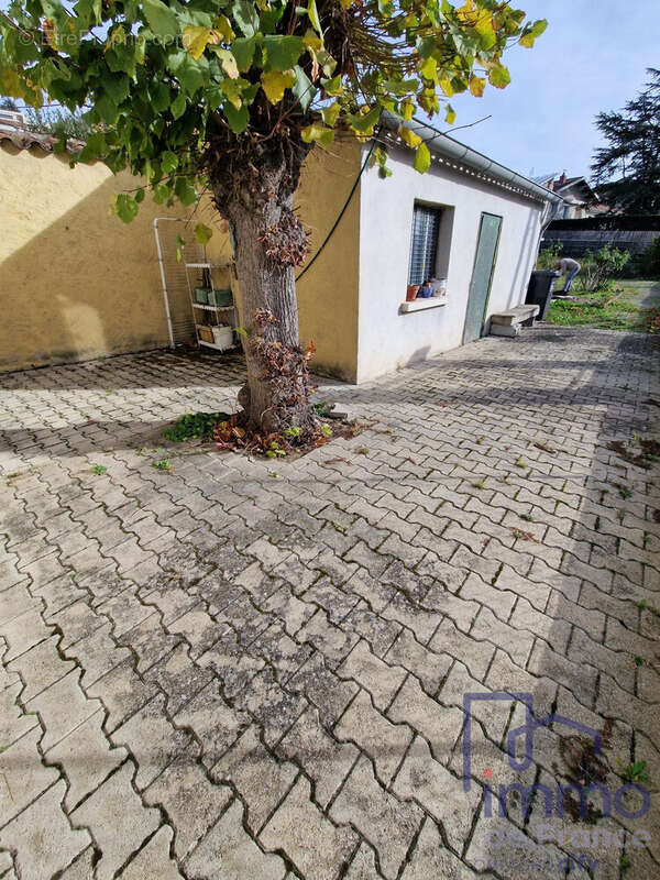 Maison à SAINT-JUST-SAINT-RAMBERT