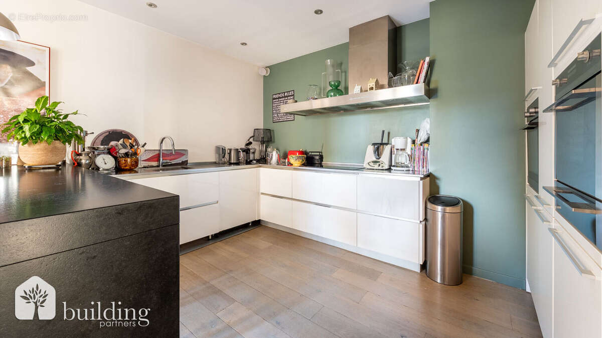 Appartement à NEUILLY-SUR-SEINE